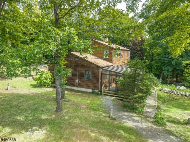 176 Henderson Rd, West Milford Twp., NJ 07460