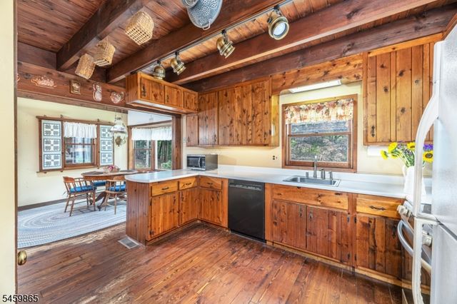 176 Henderson Rd, West Milford Twp., NJ 07460