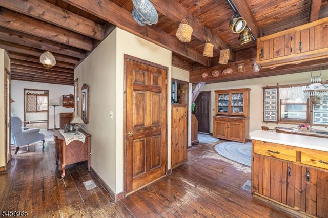 176 Henderson Rd, West Milford Twp., NJ 07460
