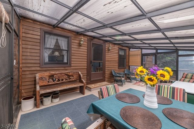 176 Henderson Rd, West Milford Twp., NJ 07460