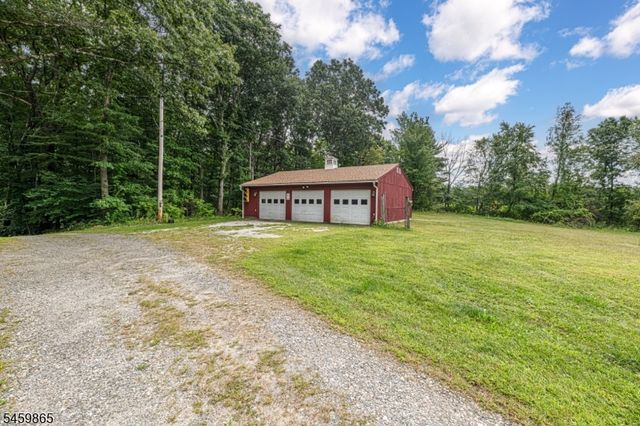 176 Henderson Rd, West Milford Twp., NJ 07460