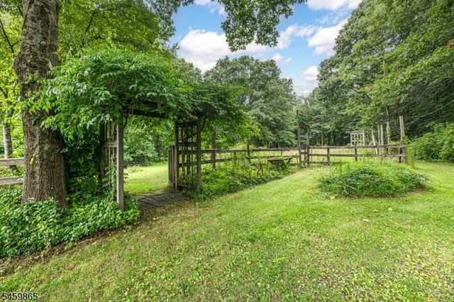 176 Henderson Rd, West Milford Twp., NJ 07460