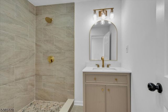 9 Lindberg Trl, Rockaway Twp., NJ 07866