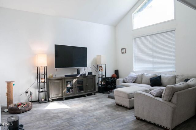 119 Sonoma Lane, Santa Paula, CA 93060