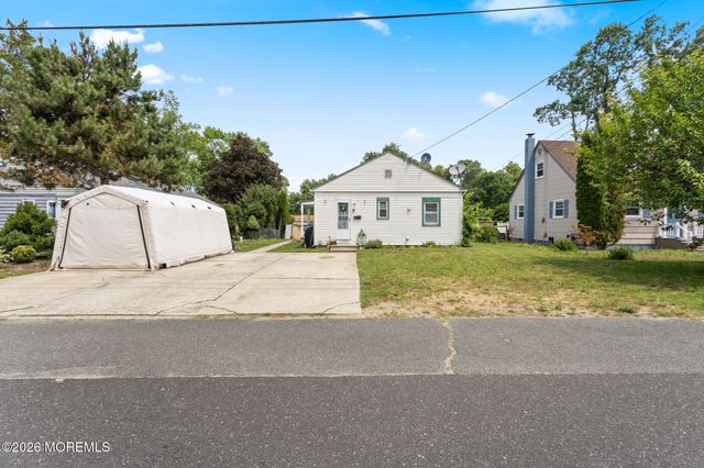 14 Story Street, New Egypt, NJ 08533