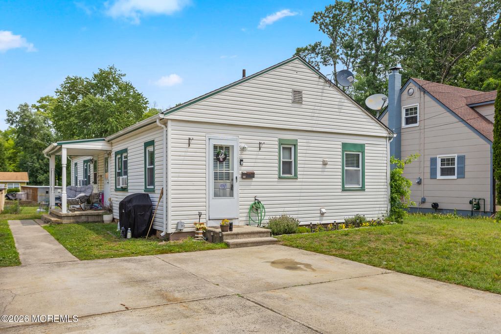 14 Story Street, New Egypt, NJ 08533