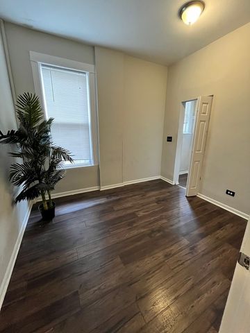 847 E 65th Street 2, Chicago, IL 60637