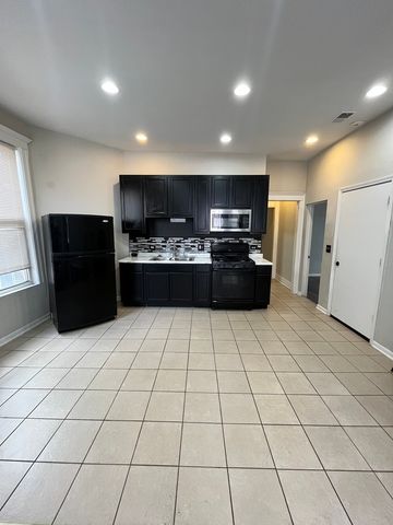 847 E 65th Street 2, Chicago, IL 60637