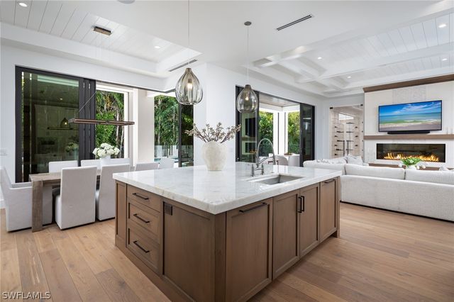 3636 Crayton RD, Naples, FL 34103