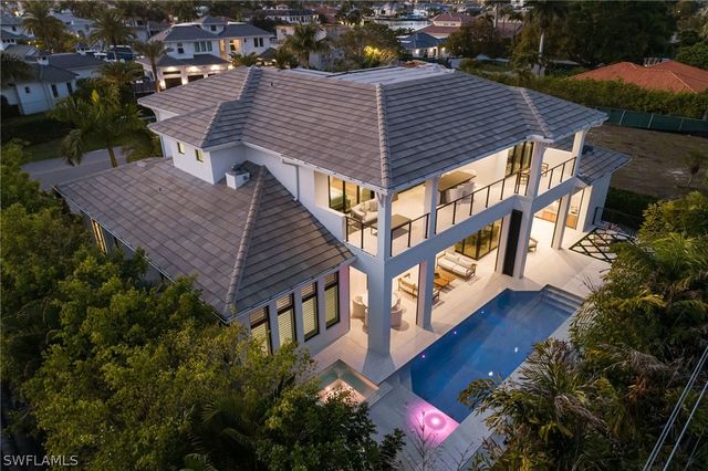 3636 Crayton RD, Naples, FL 34103