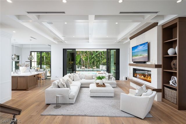 3636 Crayton RD, Naples, FL 34103