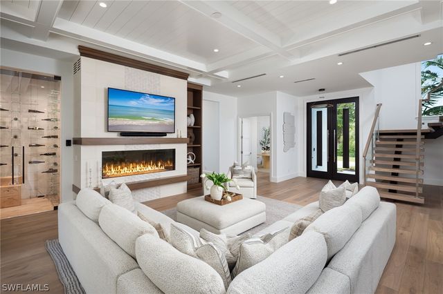 3636 Crayton RD, Naples, FL 34103