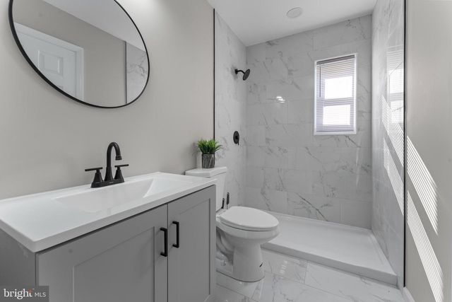 215 SYKES RD, New Castle, DE 19720