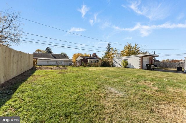 215 SYKES RD, New Castle, DE 19720