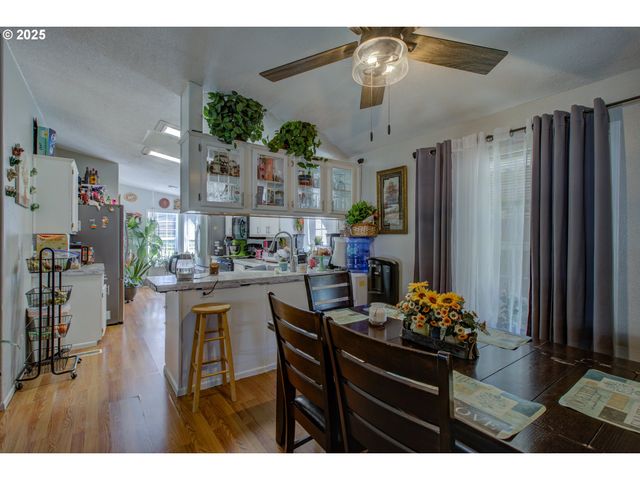 550 S STATE St 139, Sutherlin, OR 97479