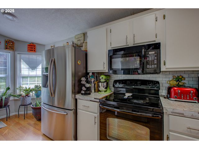 550 S STATE St 139, Sutherlin, OR 97479