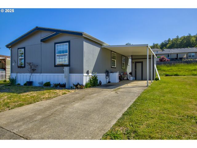 550 S STATE St 139, Sutherlin, OR 97479