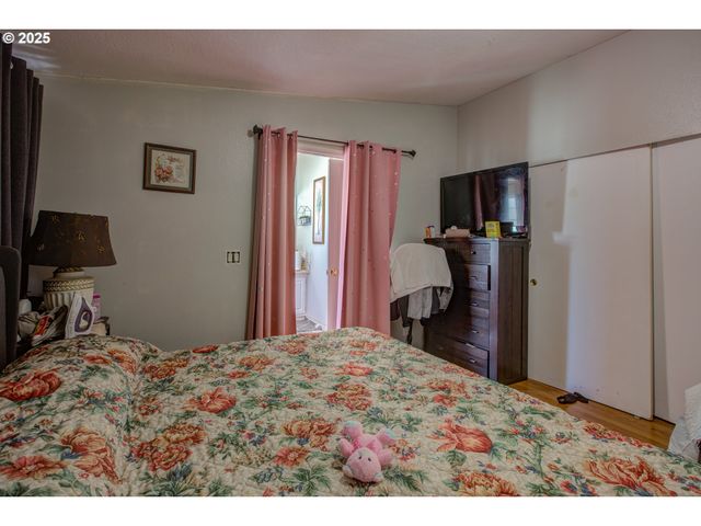 550 S STATE St 139, Sutherlin, OR 97479