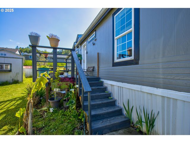 550 S STATE St 139, Sutherlin, OR 97479