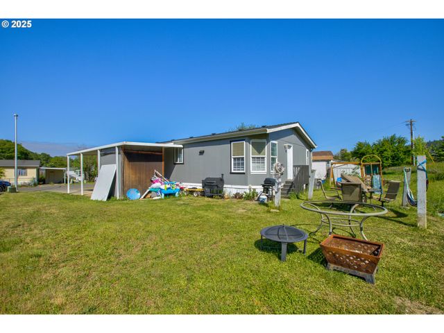 550 S STATE St 139, Sutherlin, OR 97479