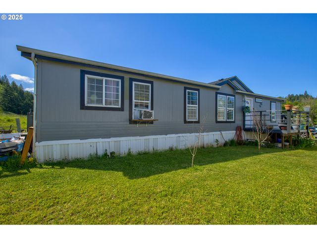 550 S STATE St 139, Sutherlin, OR 97479