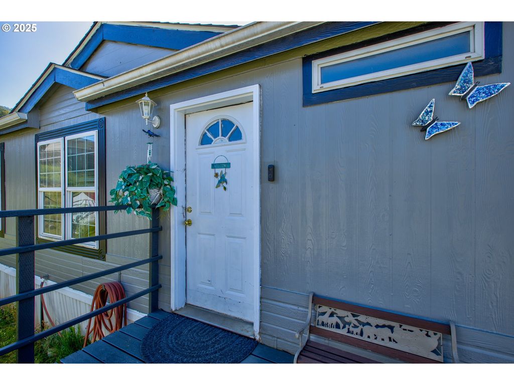 550 S STATE St 139, Sutherlin, OR 97479