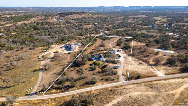 23 Waring Rd., Comfort, TX 78013