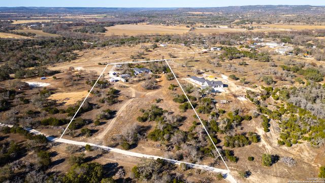 23 Waring Rd., Comfort, TX 78013