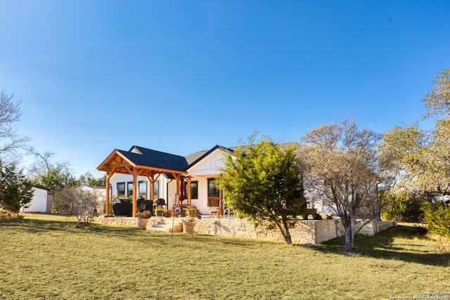 23 Waring Rd., Comfort, TX 78013