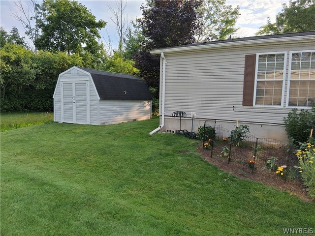 6242 Corwin Station, Newfane, NY 14108