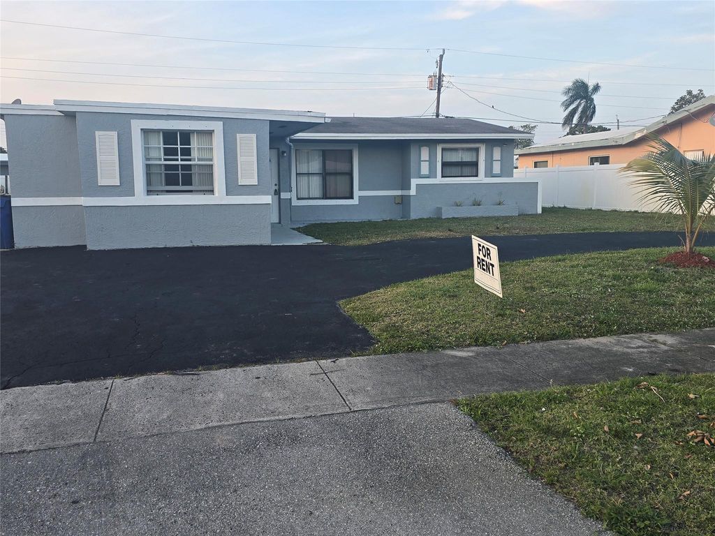 3711 NW 25th Street, Lauderdale Lakes, FL 33311