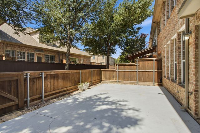 1864 Branch Trail, Carrollton, TX 75007