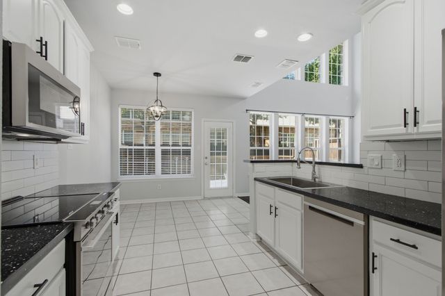 1864 Branch Trail, Carrollton, TX 75007