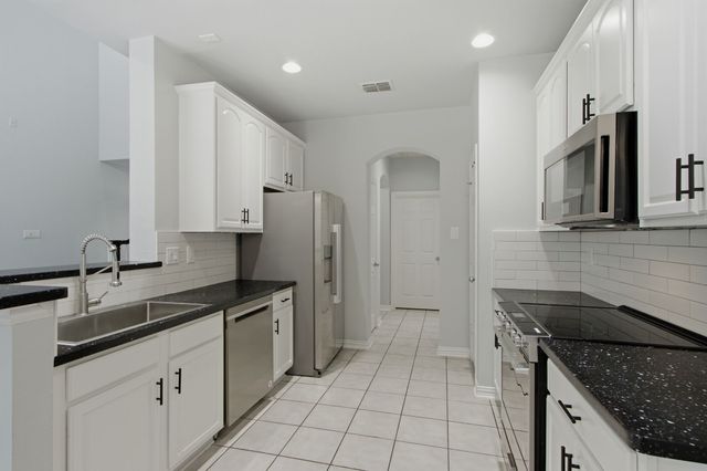 1864 Branch Trail, Carrollton, TX 75007