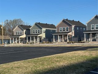 702 E Johnson Avenue B, Springdale, AR 72764