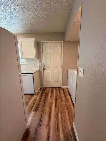506 N Betty Jo Drive, Fayetteville, AR 72701