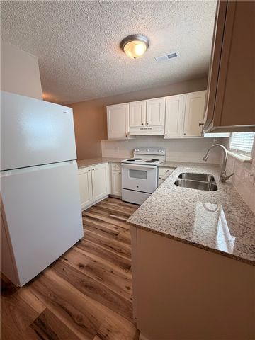 506 N Betty Jo Drive, Fayetteville, AR 72701