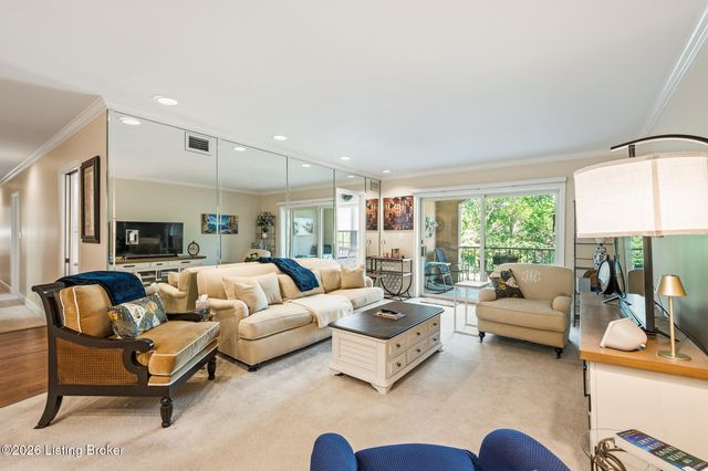 5601 Coach Gate Wynde APT 34, Louisville, KY 40207