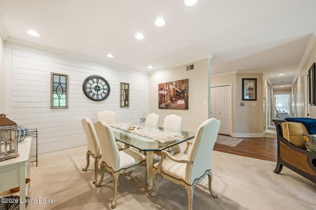 5601 Coach Gate Wynde APT 34, Louisville, KY 40207