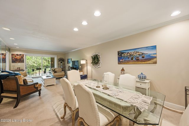 5601 Coach Gate Wynde APT 34, Louisville, KY 40207