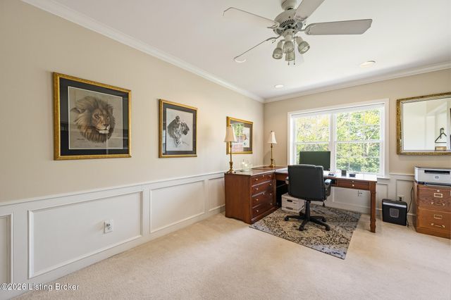 5601 Coach Gate Wynde APT 34, Louisville, KY 40207