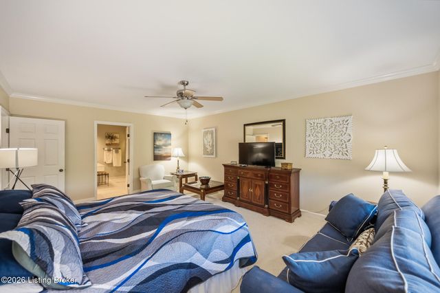 5601 Coach Gate Wynde APT 34, Louisville, KY 40207