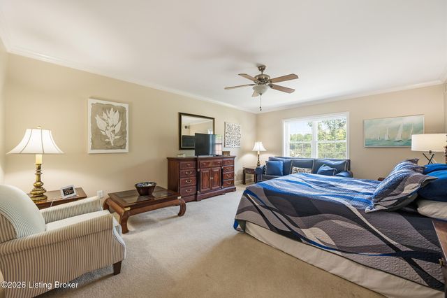 5601 Coach Gate Wynde APT 34, Louisville, KY 40207