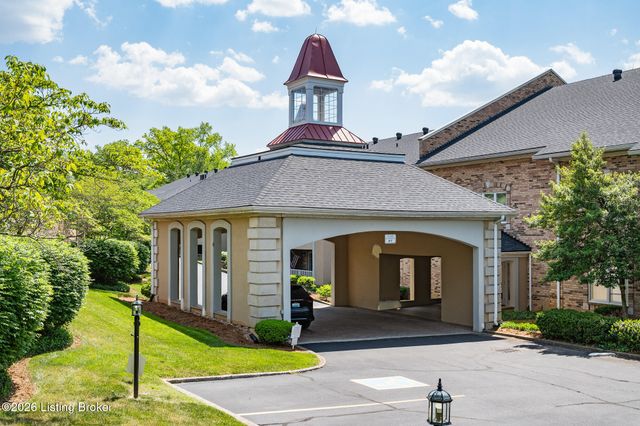 5601 Coach Gate Wynde APT 34, Louisville, KY 40207