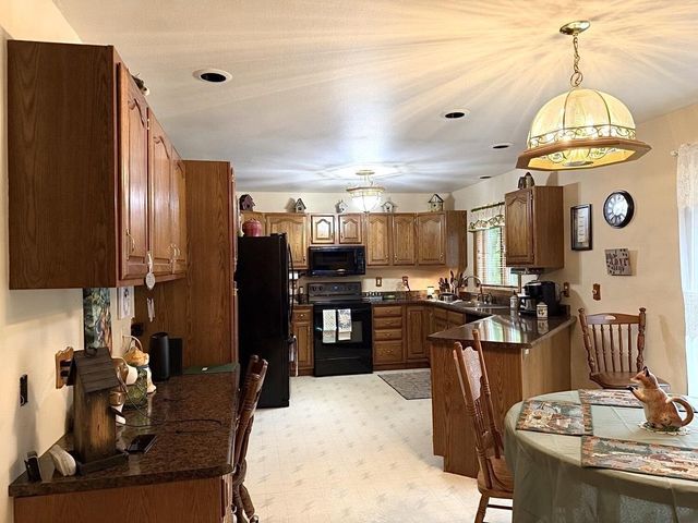 2884 WESTMOOR ROAD, Oshkosh, WI 54904