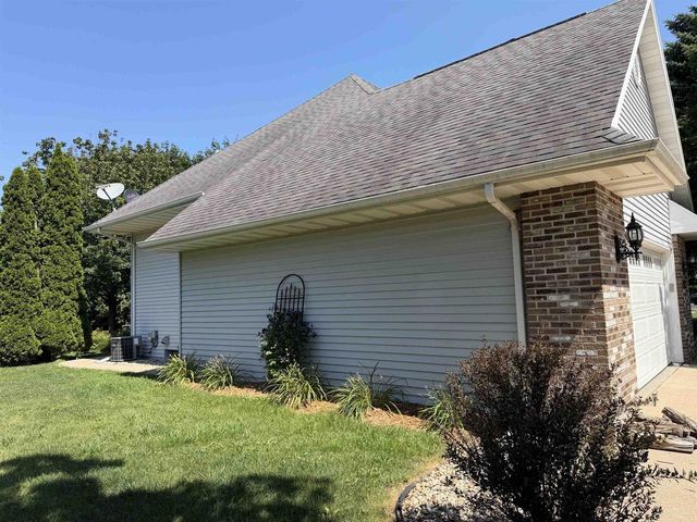 2884 WESTMOOR ROAD, Oshkosh, WI 54904