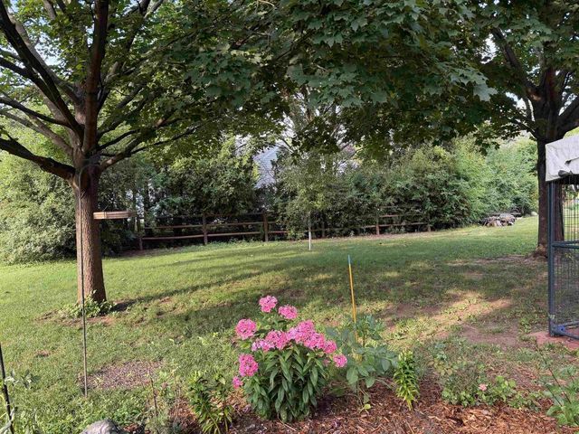 2884 WESTMOOR ROAD, Oshkosh, WI 54904