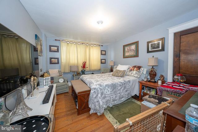 30 GROVE AVE, Devon, PA 19333