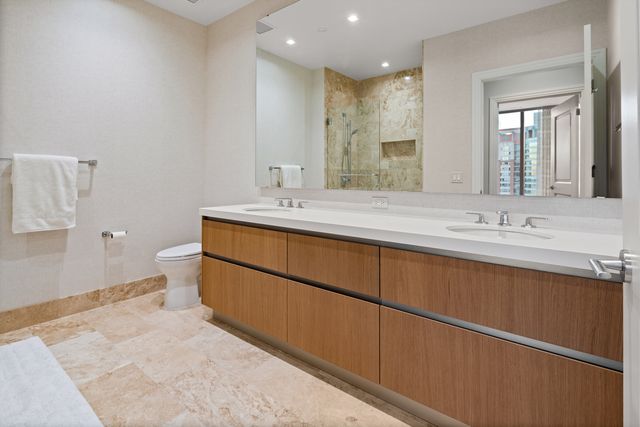 363 E Wacker Drive 1906, Chicago, IL 60601