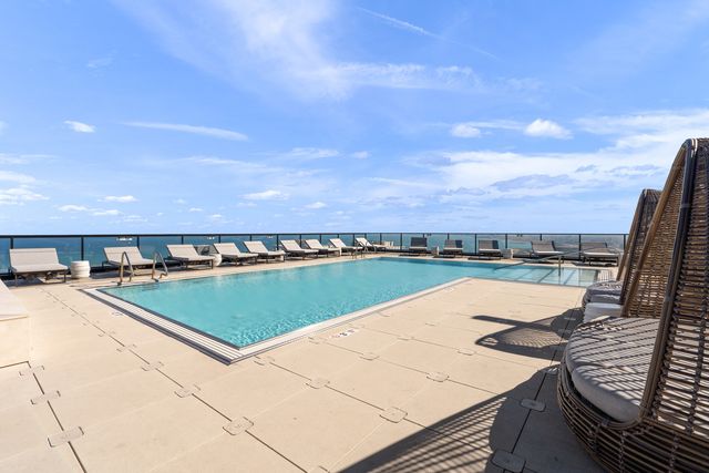 363 E Wacker Drive 1906, Chicago, IL 60601